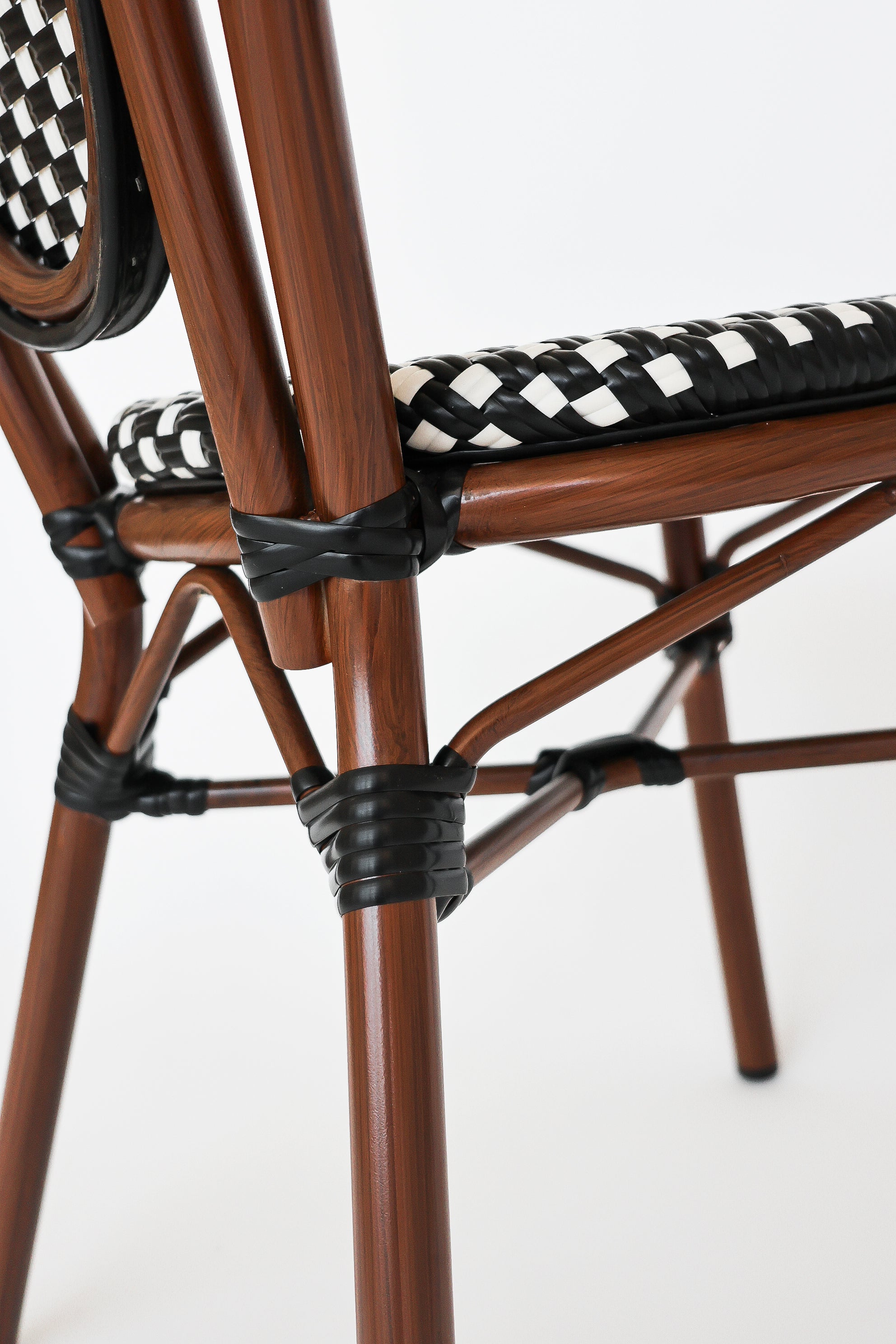 Silla Parisina Negro/Blanca Estructura tono caoba