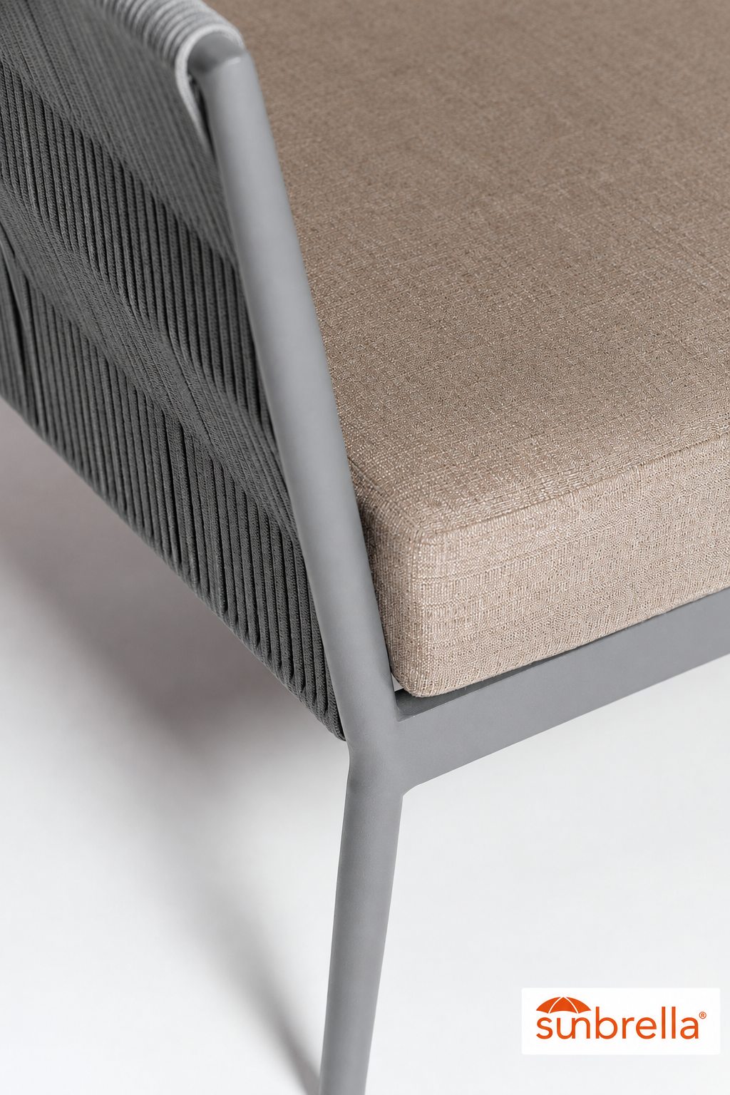 Detalle del asiento con logo Sunbrella