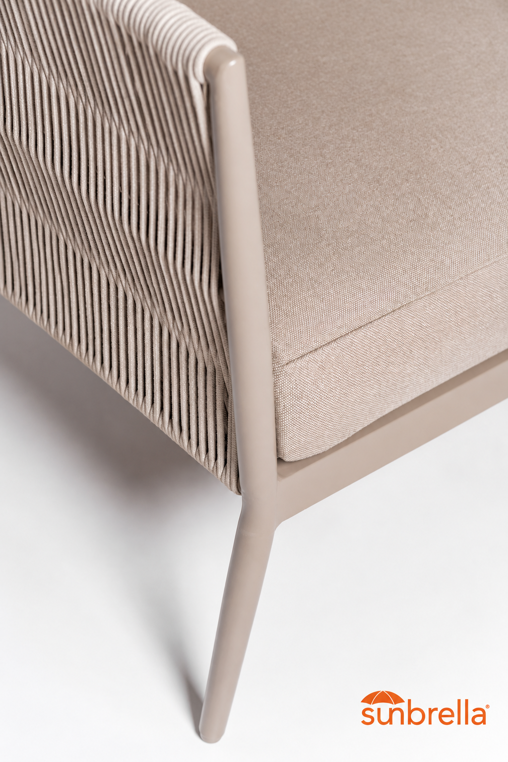 Detalle asiento con logo Sunbrella